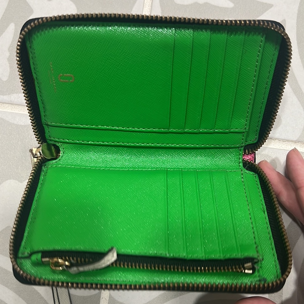 EUC Marc jacobs snapshot wallet - Picture 6 of 8